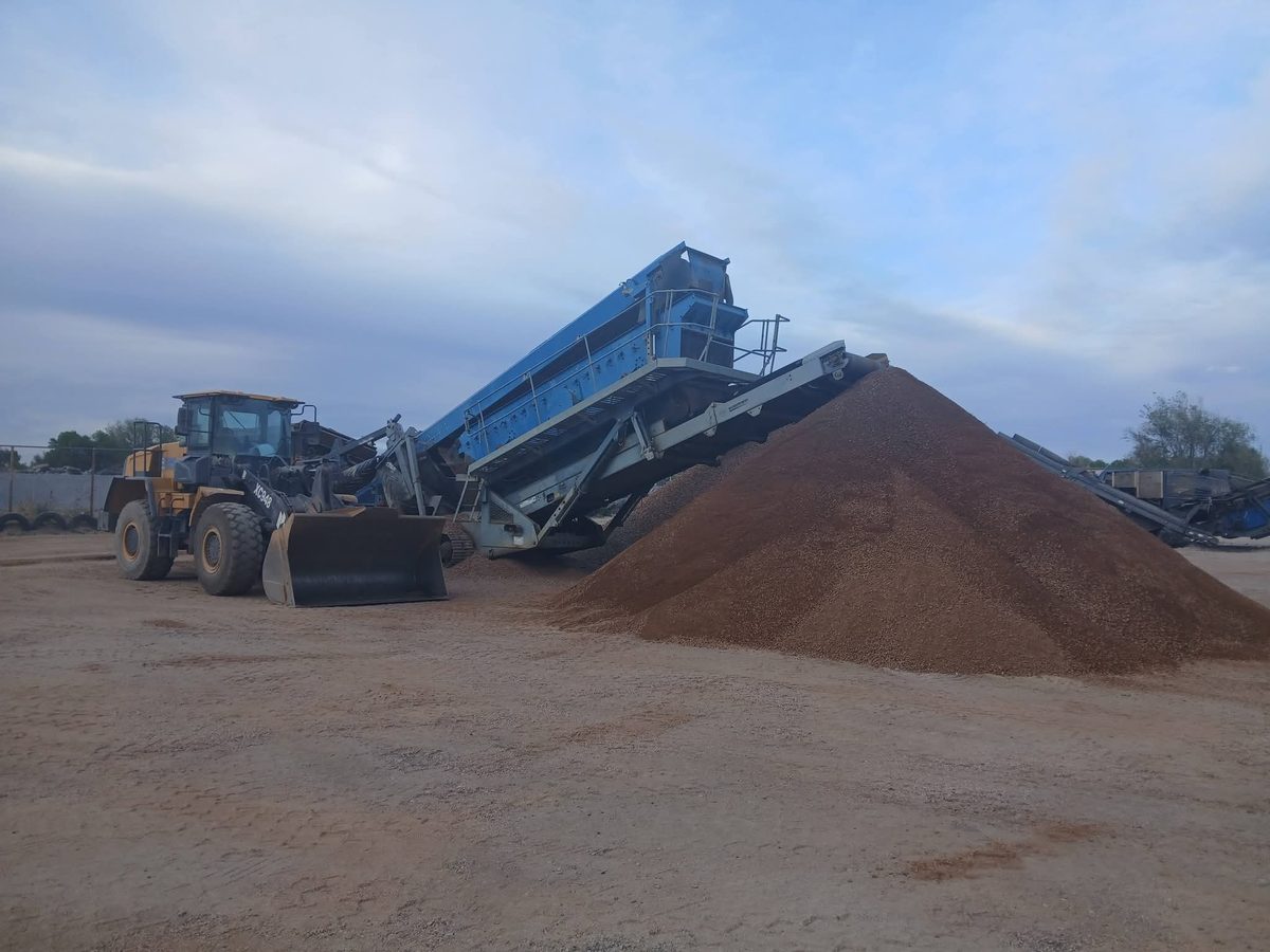Kleemann MS19Z screen plant feeding a large stockpile of finished aggregate